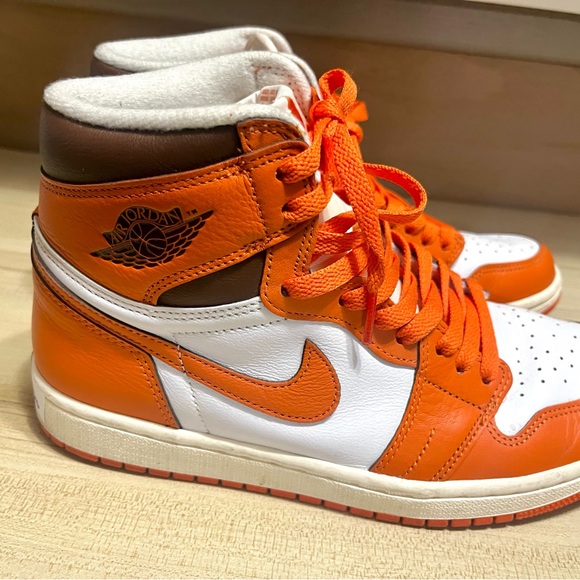 Nike Air Jordan 1 Retro Women's Sneakers in Orange and White - Picture 5 of 8